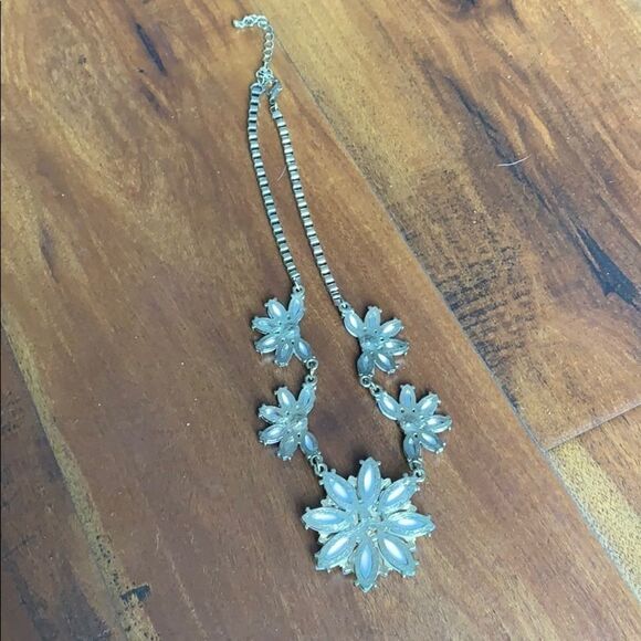 𝅺GOLD & White Bead and Crystal Chain Neckla… - Picture 5 of 6